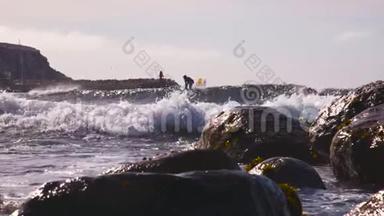智利海岸的<strong>潮</strong>汐<strong>舞</strong>，阿尔加罗波，慢动作